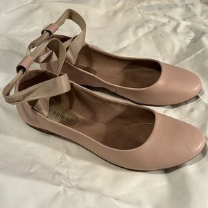 Audrey Brooke Rivoli Ballet Flats. Size9. Nude Leather. Pre-worn.